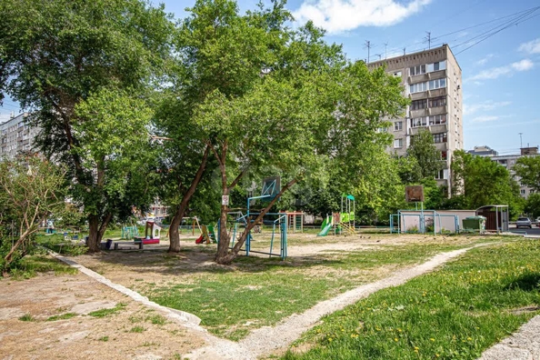 
  Продается 3-комн. квартира, 60 м², Бориса Богаткова ул, д. 194/3
. Фото 15.