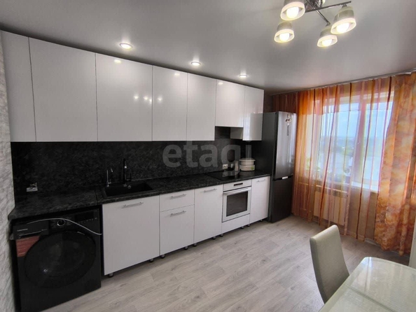 
  Продается 2-комн. квартира, 65 м², Волховская ул, д. 31
. Фото 1.