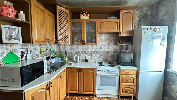 
  Продается 2-комн. квартира, 50.2 м², Троллейная ул, д. 132
. Фото 2.