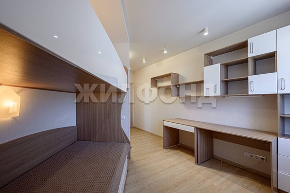 
  Продается 3-комн. квартира, 74.8 м², Лескова ул, д. 27
. Фото 9.