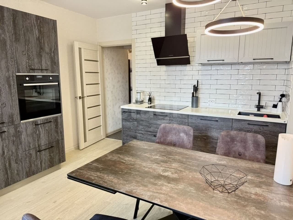 
  Сдается 3-комн. квартира, 84 м², Титова ул, д. 242
. Фото 3.
