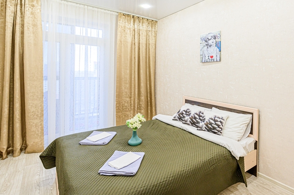 
  Сдам посуточно 2-комн. квартиру, 65 м², Большевистская ул, д. 32/1
. Фото 1.