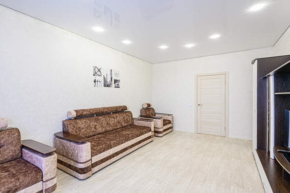 
  Сдам посуточно 2-комн. квартиру, 65 м², Большевистская ул, д. 32/1
. Фото 3.