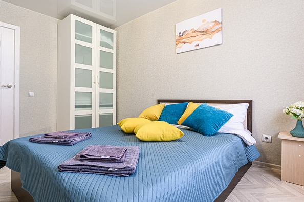 
  Сдам посуточно 2-комн. квартиру, 58 м², Большевистская ул, д. 118
. Фото 2.