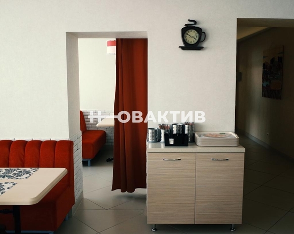 
  Продается универсальное помещение, 600 м², Тракторная ул, д. 3
. Фото 4.