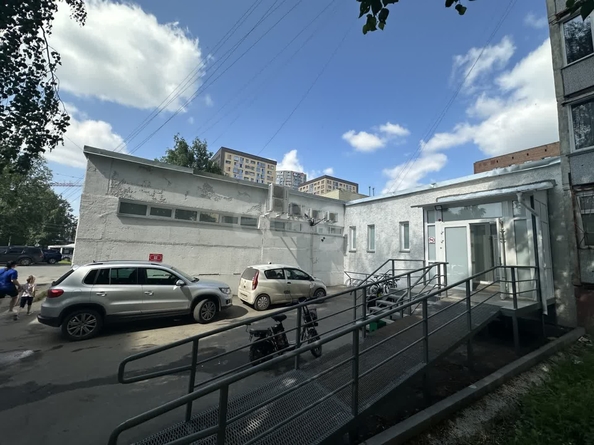 
  Продается торговая площадь, 238 м², Вилюйская ул, д. 24
. Фото 1.