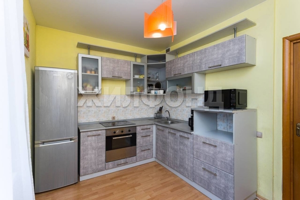 
  Продается 2-комн. квартира, 75.7 м², Железнодорожная ул, д. 14
. Фото 2.