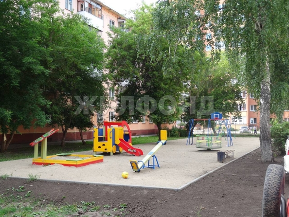 
  Продается 3-комн. квартира, 46.2 м², Петухова ул, д. 108
. Фото 12.