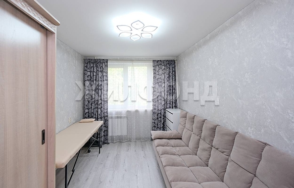 
  Продается 3-комн. квартира, 57.9 м², Петухова ул, д. 134
. Фото 3.