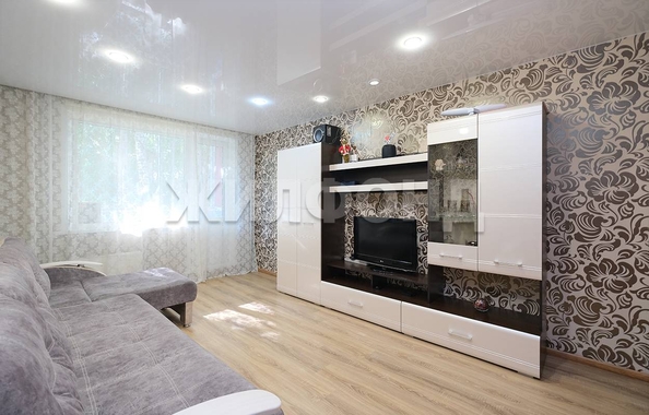 
  Продается 3-комн. квартира, 57.9 м², Петухова ул, д. 134
. Фото 4.
