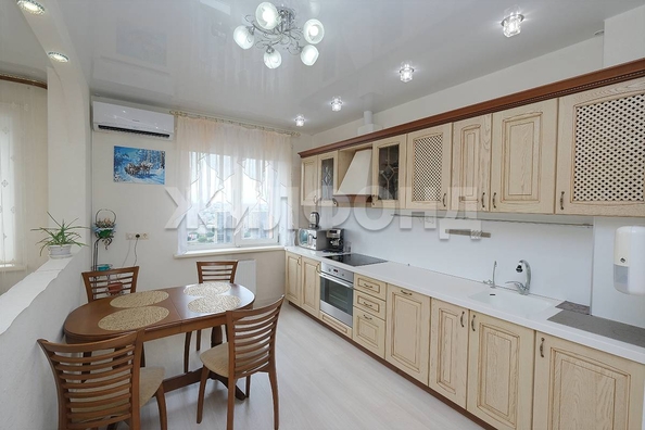 
  Продается 2-комн. квартира, 82.4 м², Толстого ул, д. 56
. Фото 5.