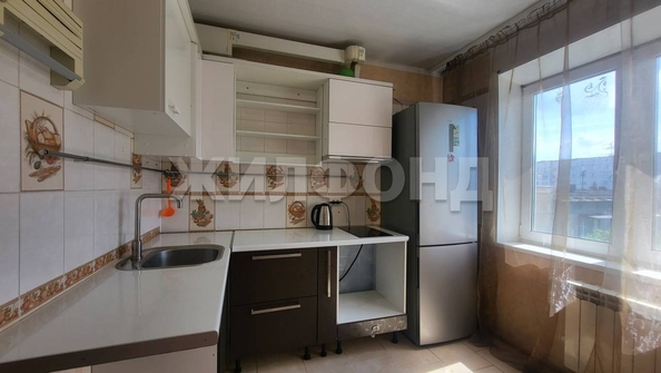
  Продается 2-комн. квартира, 47 м², Троллейная ул, д. 18
. Фото 8.