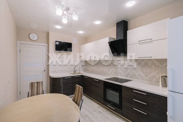 
  Продается 2-комн. квартира, 59 м², Петухова ул, д. 156
. Фото 3.