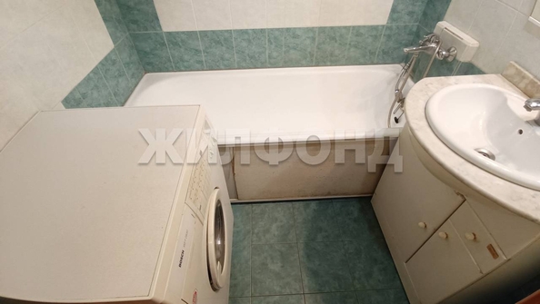 
  Продается 4-комн. квартира, 77.4 м², Троллейная ул, д. 132
. Фото 11.