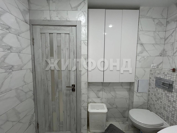 
  Продается 3-комн. квартира, 60.9 м², Есенина ул, д. 15
. Фото 4.