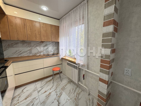 
  Продается 3-комн. квартира, 60.9 м², Есенина ул, д. 15
. Фото 7.