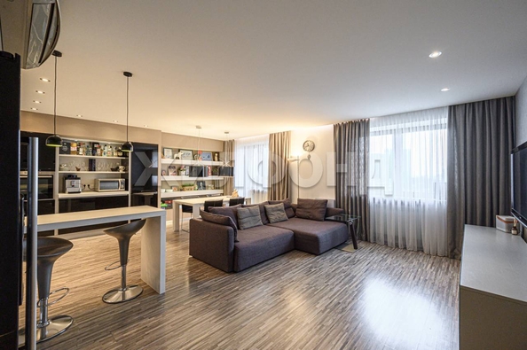 
  Продается 4-комн. квартира, 121.7 м², Военная ул, д. 9/1
. Фото 2.