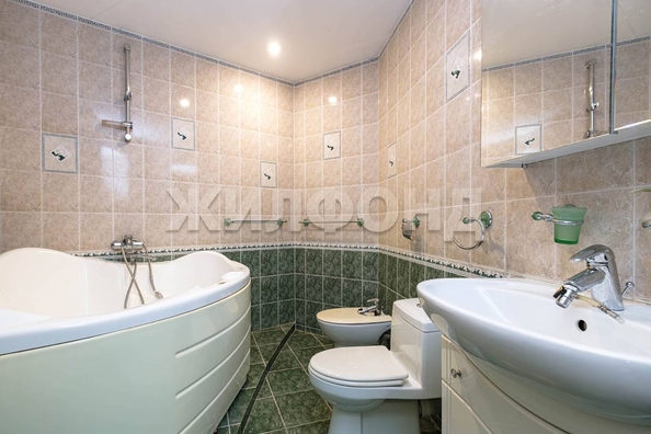 
  Продается 4-комн. квартира, 108.7 м², Краснообск, д. 212
. Фото 13.