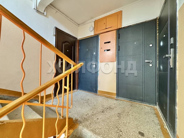 
  Продается 1-комн. квартира, 30.6 м², Есенина ул, д. 63
. Фото 8.
