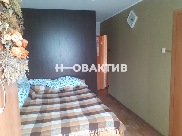 
  Продается 3-комн. квартира, 57.4 м², Есенина ул, д. 53
. Фото 2.
