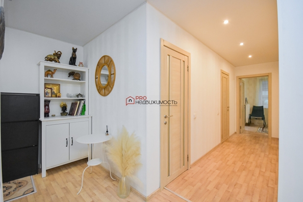 
  Продается 3-комн. квартира, 63 м², Большевистская ул, д. 100
. Фото 8.