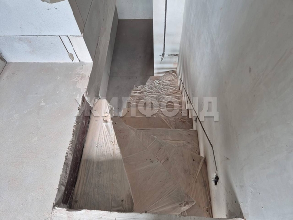 
  Продается 4-комн. квартира, 79.6 м², Альпийский кв-л (Светлый мкр-н), д. 3
. Фото 6.