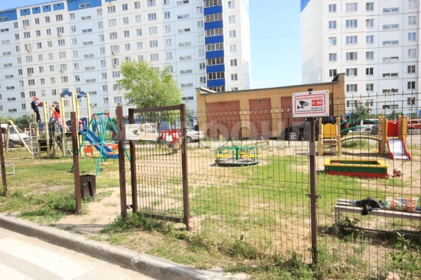 
  Продается 3-комн. квартира, 60.3 м², Дуси Ковальчук ул, д. 18
. Фото 2.