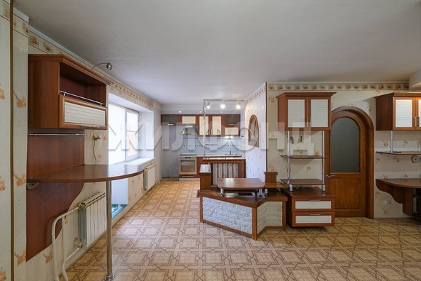 
  Продается 4-комн. квартира, 82.3 м², Вертковская ул, д. 40
. Фото 1.