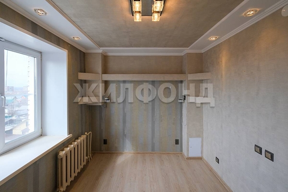 
  Продается 4-комн. квартира, 82.3 м², Вертковская ул, д. 40
. Фото 4.