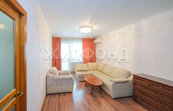 
  Продается 3-комн. квартира, 56.3 м², Кропоткина ул, д. 136
. Фото 2.