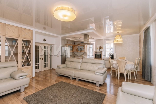 
  Продается 4-комн. квартира, 217.9 м², Галущака ул, д. 9
. Фото 1.