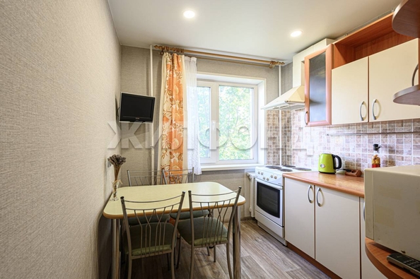
  Продается 4-комн. квартира, 59.8 м², Ленинградская ул, д. 145
. Фото 1.