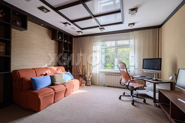 
  Продается 4-комн. квартира, 312 м², Золотодолинская ул, д. 35
. Фото 8.