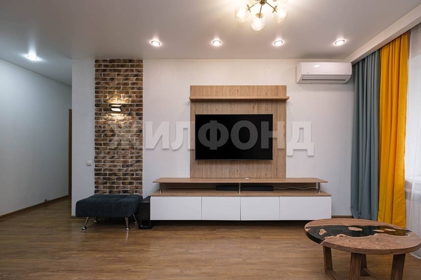 
  Продается 4-комн. квартира, 90.4 м², Связистов ул, д. 154
. Фото 6.