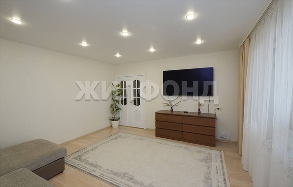 
  Продается 2-комн. квартира, 50 м², Лазурная ул, д. 6
. Фото 4.