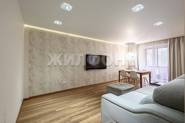 
  Продается 3-комн. квартира, 74.5 м², Холодильная ул, д. 17
. Фото 2.
