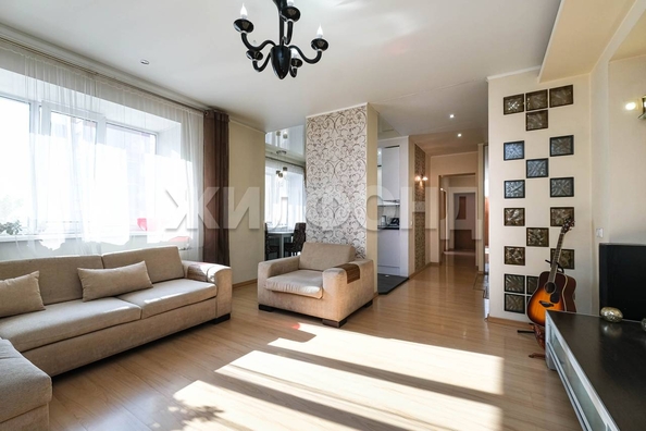 
  Продается 4-комн. квартира, 120.2 м², Адриена Лежена ул, д. 15
. Фото 2.