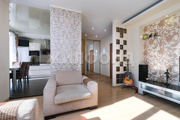 
  Продается 4-комн. квартира, 120.2 м², Адриена Лежена ул, д. 15
. Фото 5.