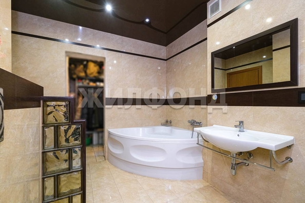 
  Продается 4-комн. квартира, 120.2 м², Адриена Лежена ул, д. 15
. Фото 25.