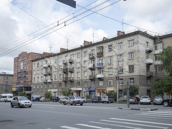 
  Продается 3-комн. квартира, 75.4 м², Титова ул, д. 22
. Фото 2.