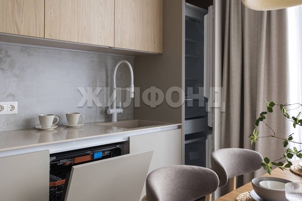 
  Продается 3-комн. квартира, 69.3 м², Тесла ул, д. 24
. Фото 5.