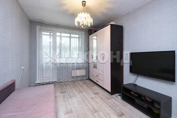 
  Продается 3-комн. квартира, 58.3 м², Полтавская ул, д. 37
. Фото 5.