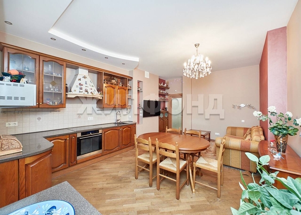 
  Продается 3-комн. квартира, 137.9 м², Галущака ул, д. 1
. Фото 1.