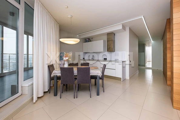 
  Продается 3-комн. квартира 154.8 м². Фото 1.