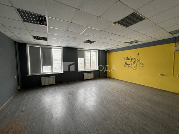 
  Продается 4-комн. квартира 174 м². Фото 1.