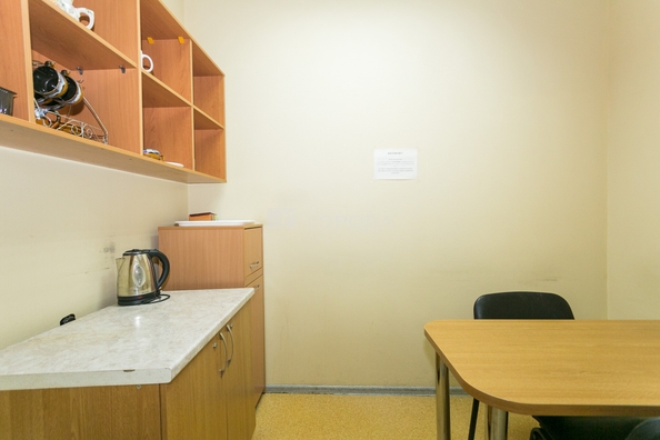 
  Сдается офис 225.9 м². Фото 2.