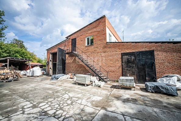 
  Сдается производственное помещение 1600 м². Фото 1.