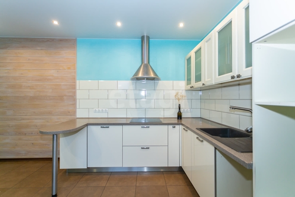 
  Продается 4-комн. квартира 112.2 м². Фото 1.