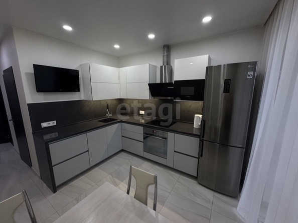 
  Продается 2-комн. квартира 65.2 м², в ЖК Радужный каскад, б/с 19. Фото 8.