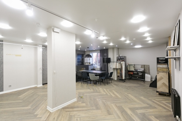 
  Продается универсальное помещение 60 м², в ЖК Радужный каскад, б/с 19. Фото 19.